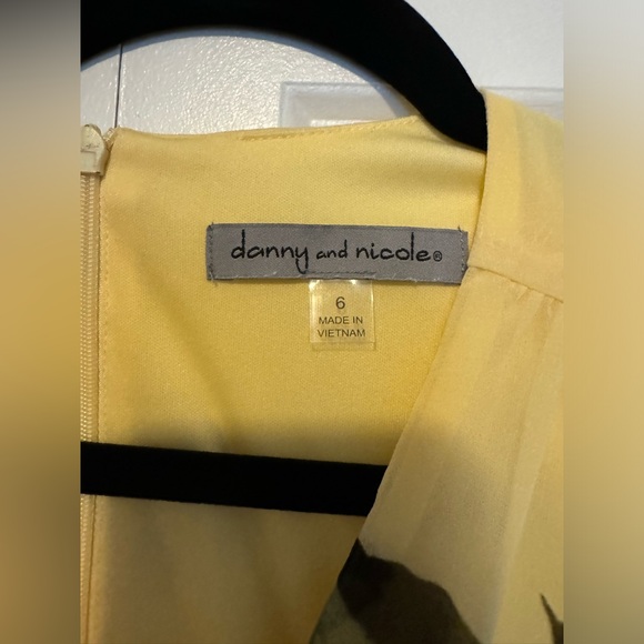 Size 6 - Picture 3 of 3